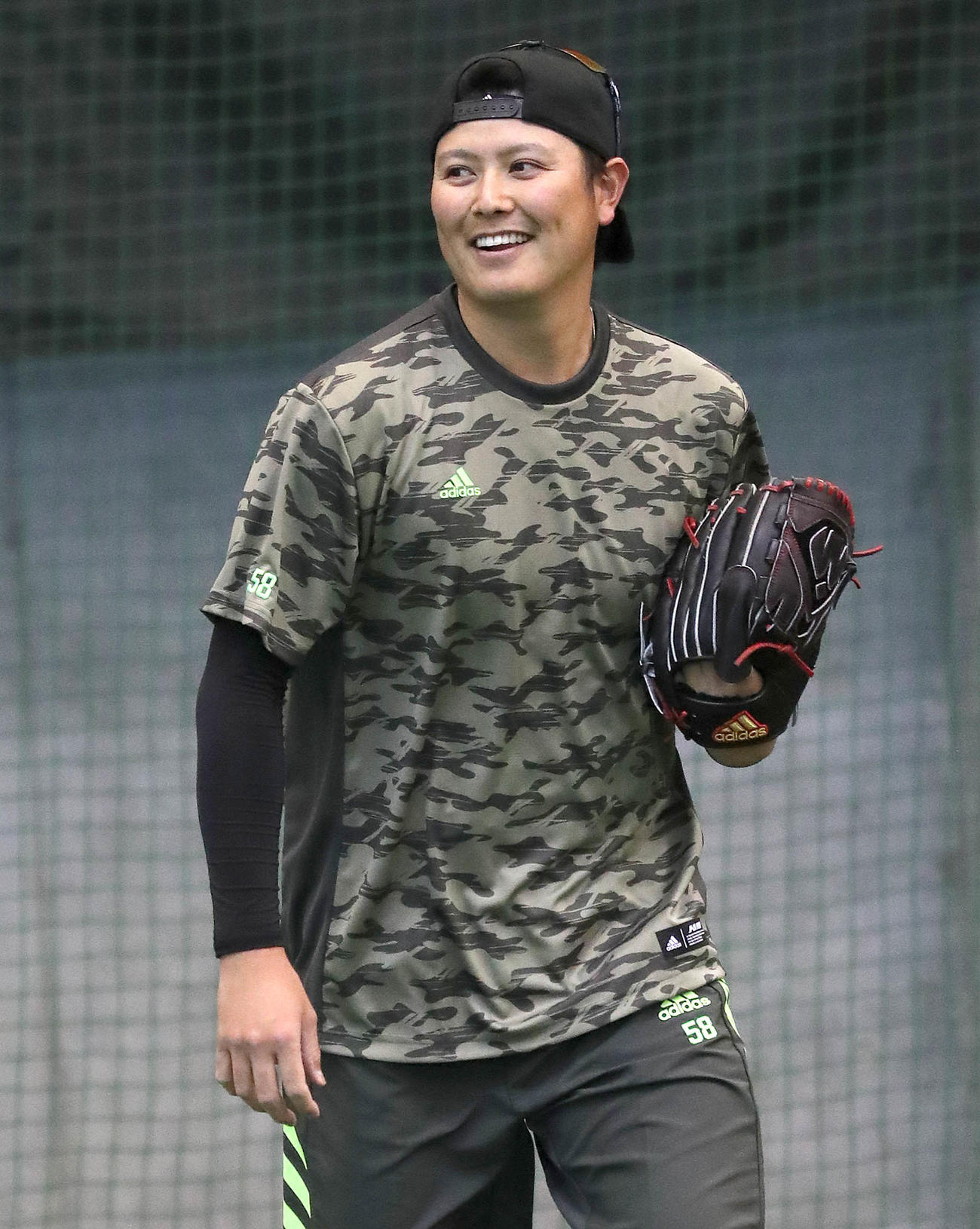 個人調整練習で笑顔を見せる巨人宮国（提供：読売巨人軍）