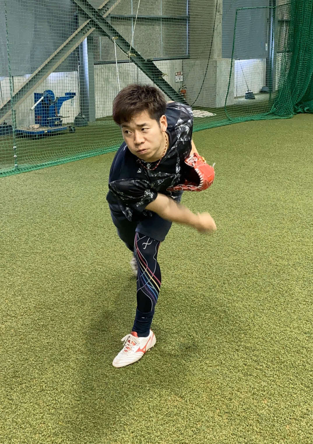 大阪・舞洲の球団施設で自主練習に取り組むオリックス近藤大亮投手（球団提供）