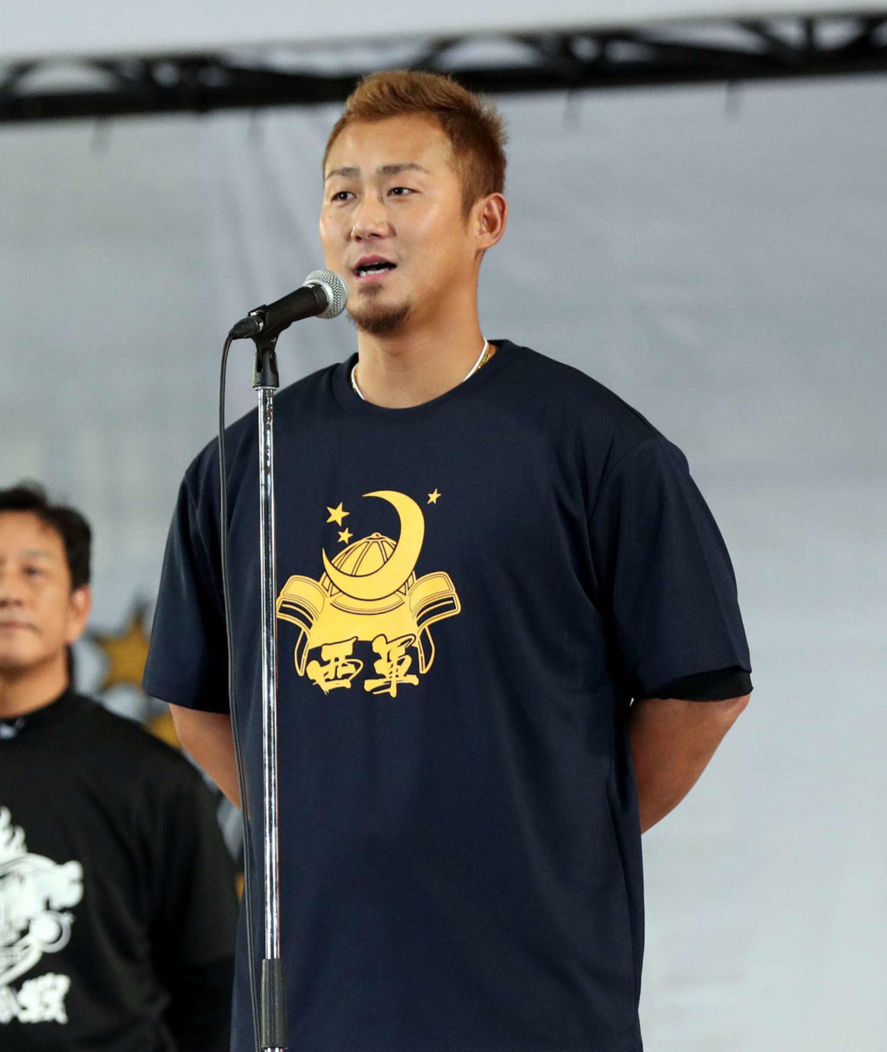 17年11月26日　主将就任が決まりファンフェスティバルであいさつする日本ハム中田