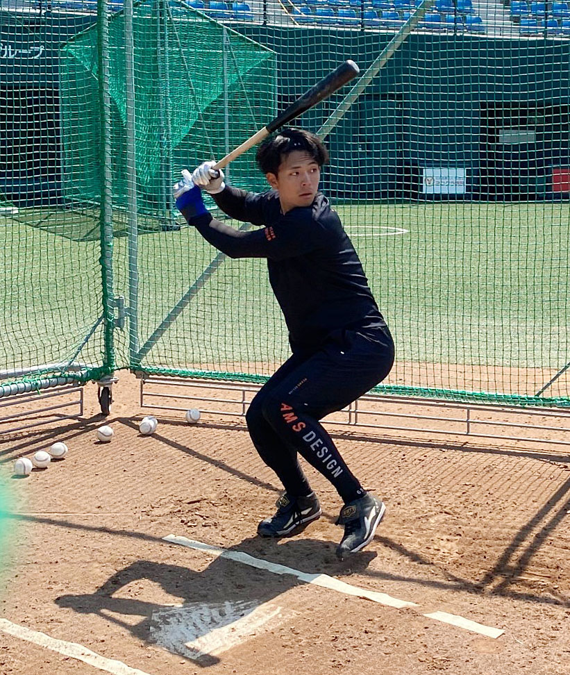 筑後で打撃練習に励む九鬼隆平（球団提供）