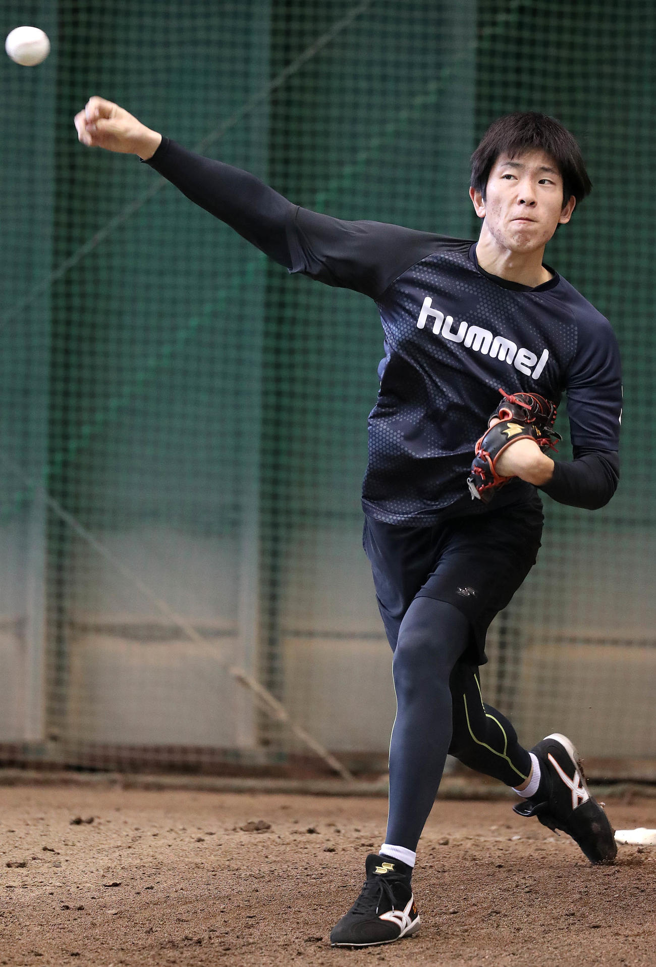ブルペン投球する巨人戸郷（提供：読売巨人軍）