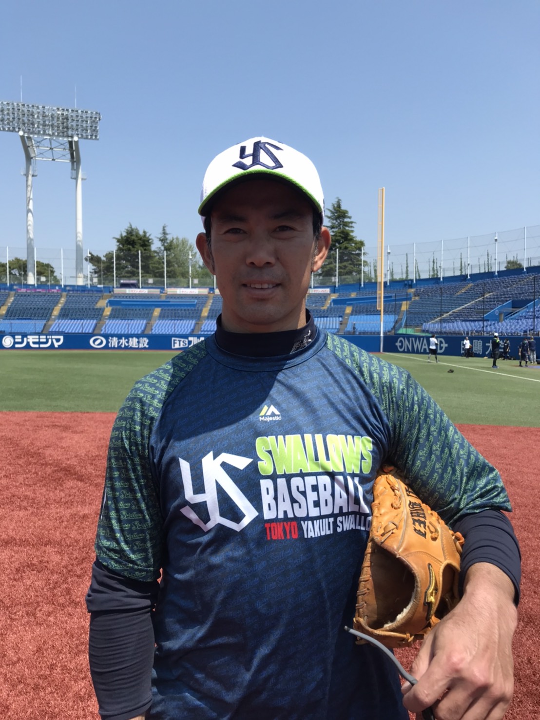 自主トレで体を動かしたヤクルト雄平（球団提供）