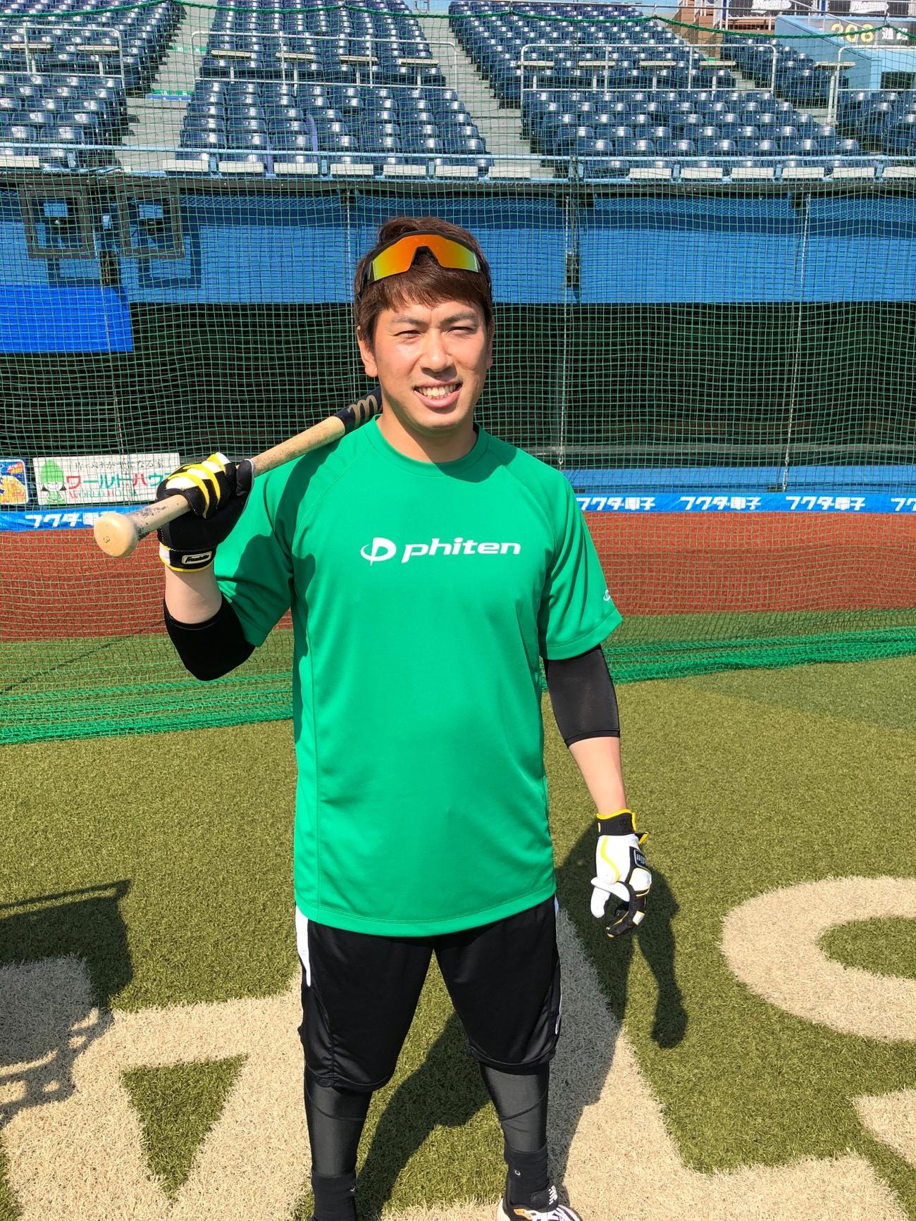 晴天のZOZOマリンで自主練習を行ったロッテ角中