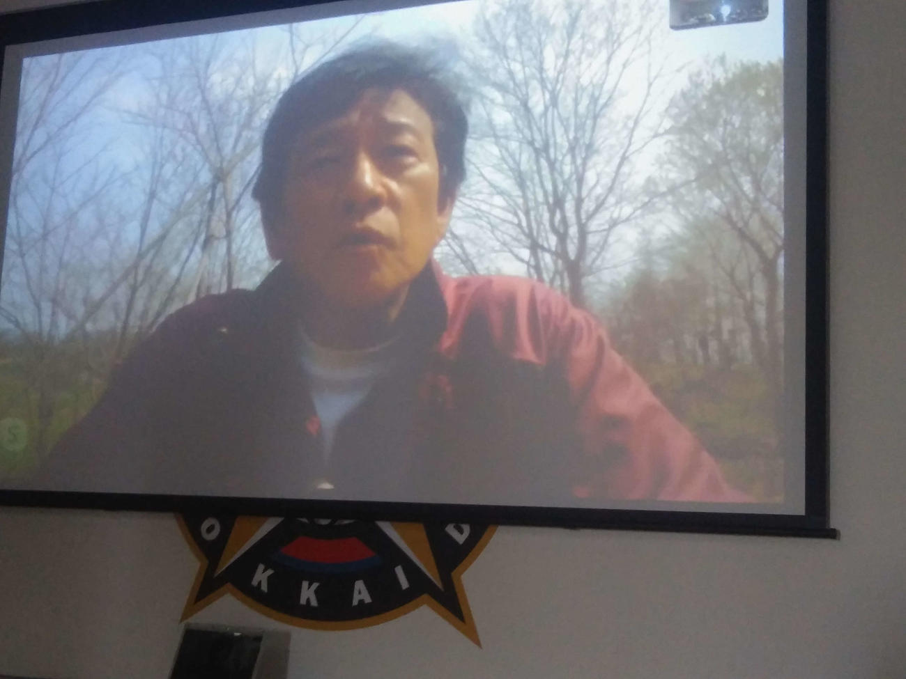 オンラインで報道陣の質問に応える日本ハム栗山監督（撮影・中島宙恵）