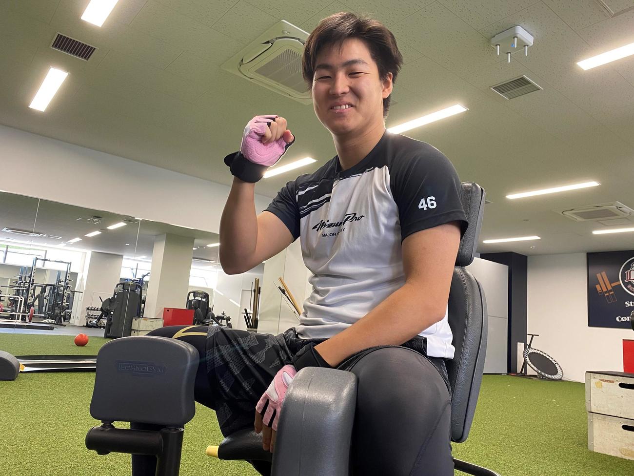 トレーニングに励む西武鈴木（球団提供）