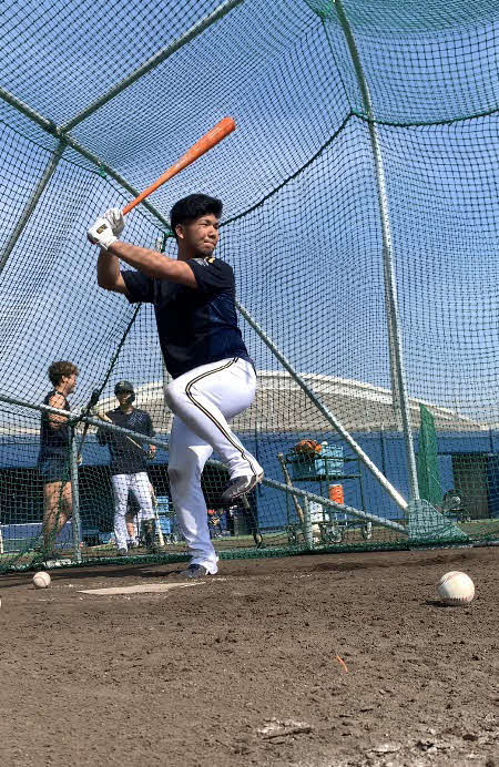 自主練習に取り組むオリックス頓宮（球団提供）