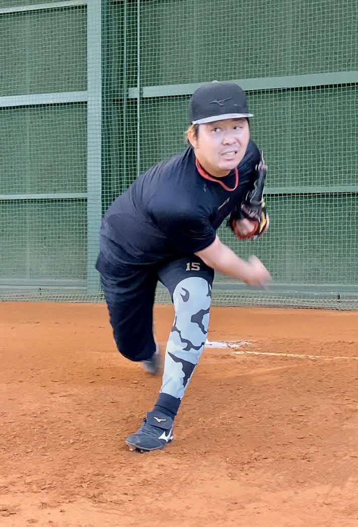 大阪・舞洲の球団施設で自主練習に取り組むオリックス荒西祐大投手（球団提供）