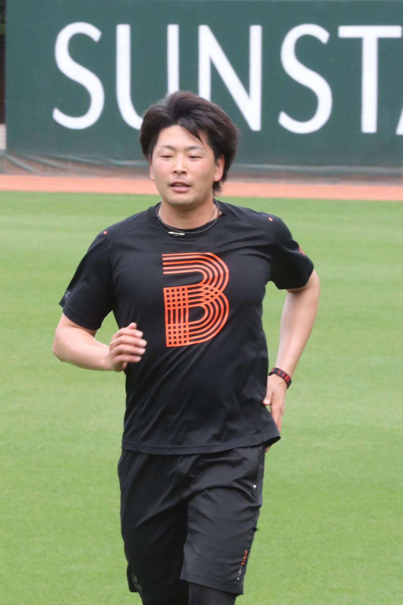 瞬発系トレーニングをする広島大瀬良大地（撮影・前原淳）