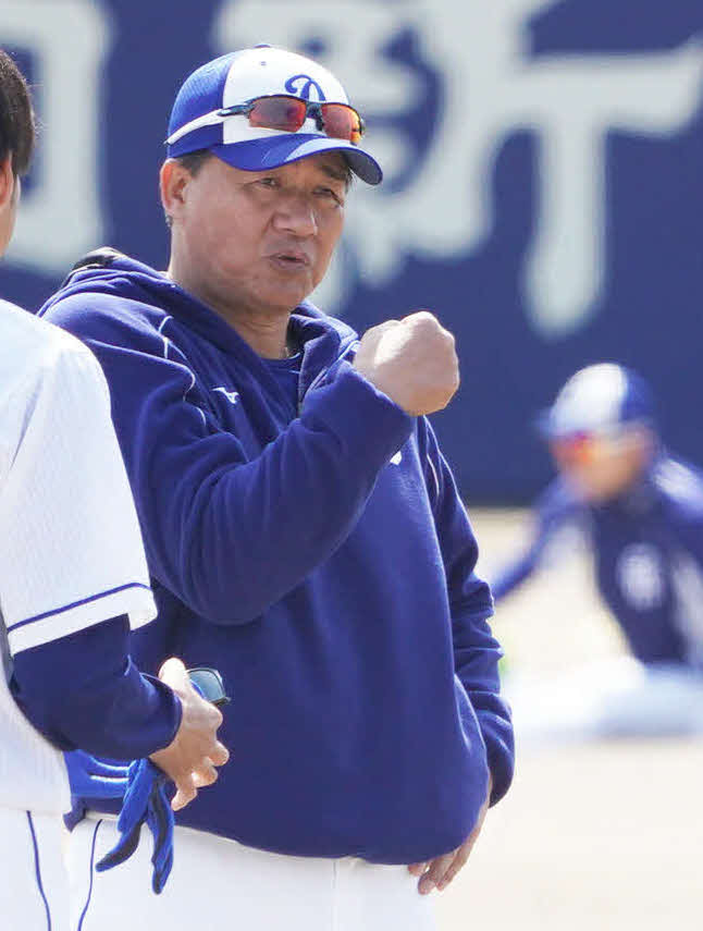 中日与田剛監督（2020年3月17日撮影）