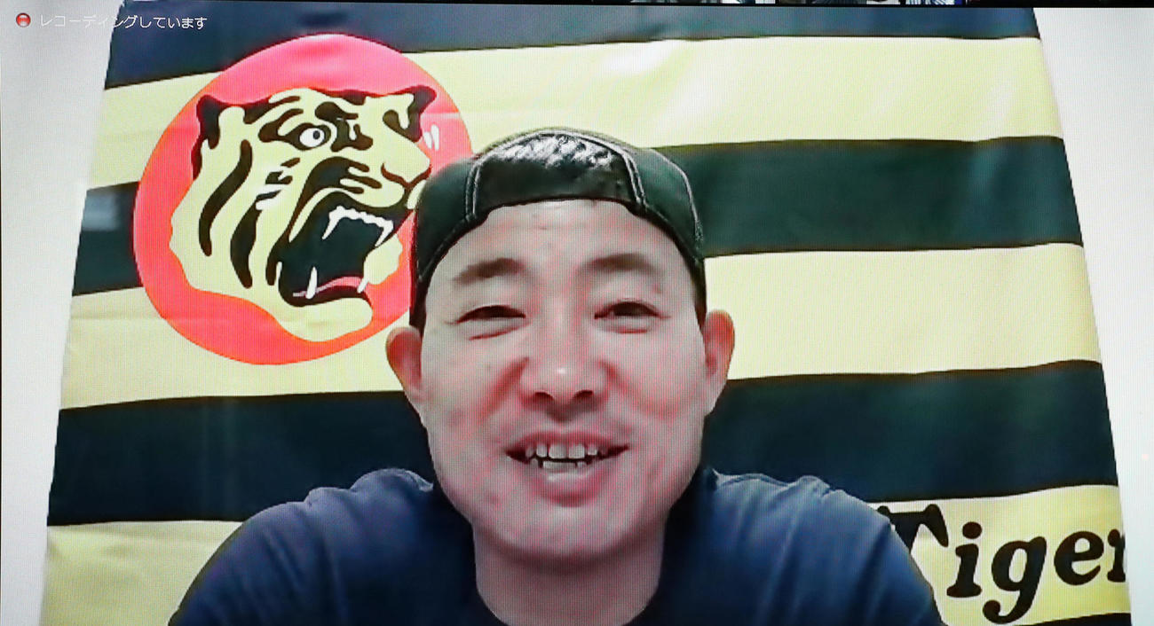 練習を終えオンライン取材を受ける福留（撮影・加藤哉）