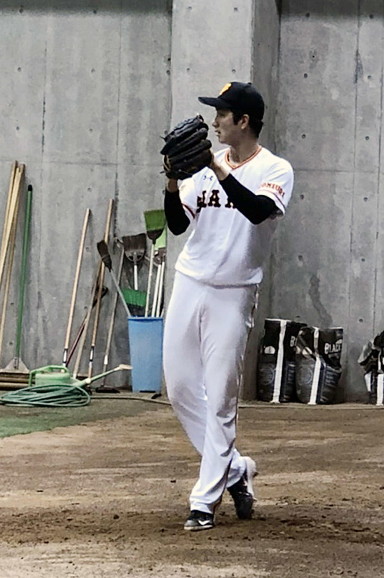 ブルペン投球する巨人横川（提供：読売巨人軍）