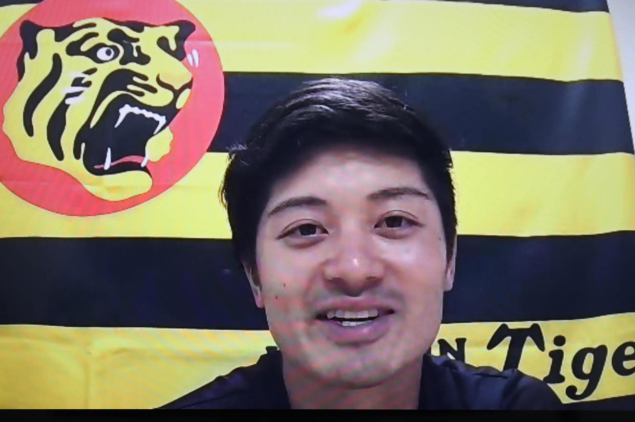 オンライン取材を受ける阪神坂本誠志郎（撮影・清水貴仁）