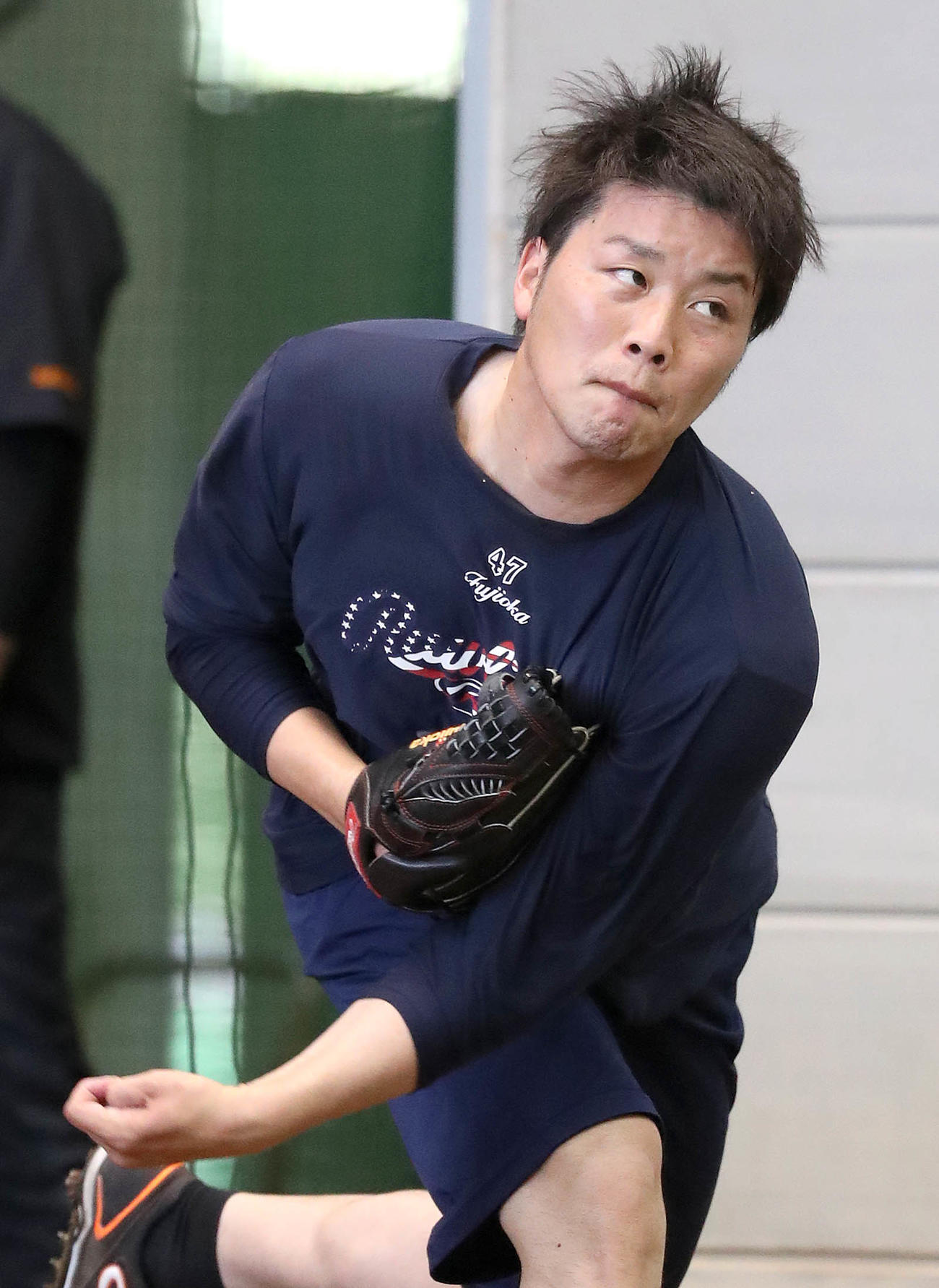 ブルペン投球する巨人藤岡（提供：読売巨人軍）