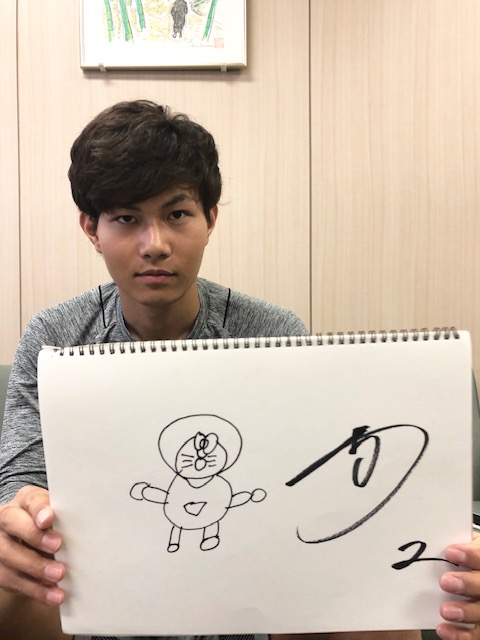 恒例の「ドラえもん描いて」に応えるロッテ藤原