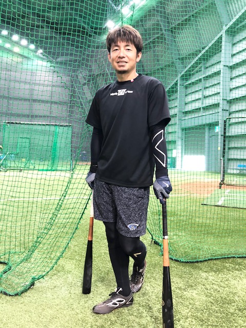 自主練習を行うロッテ鳥谷（球団提供）