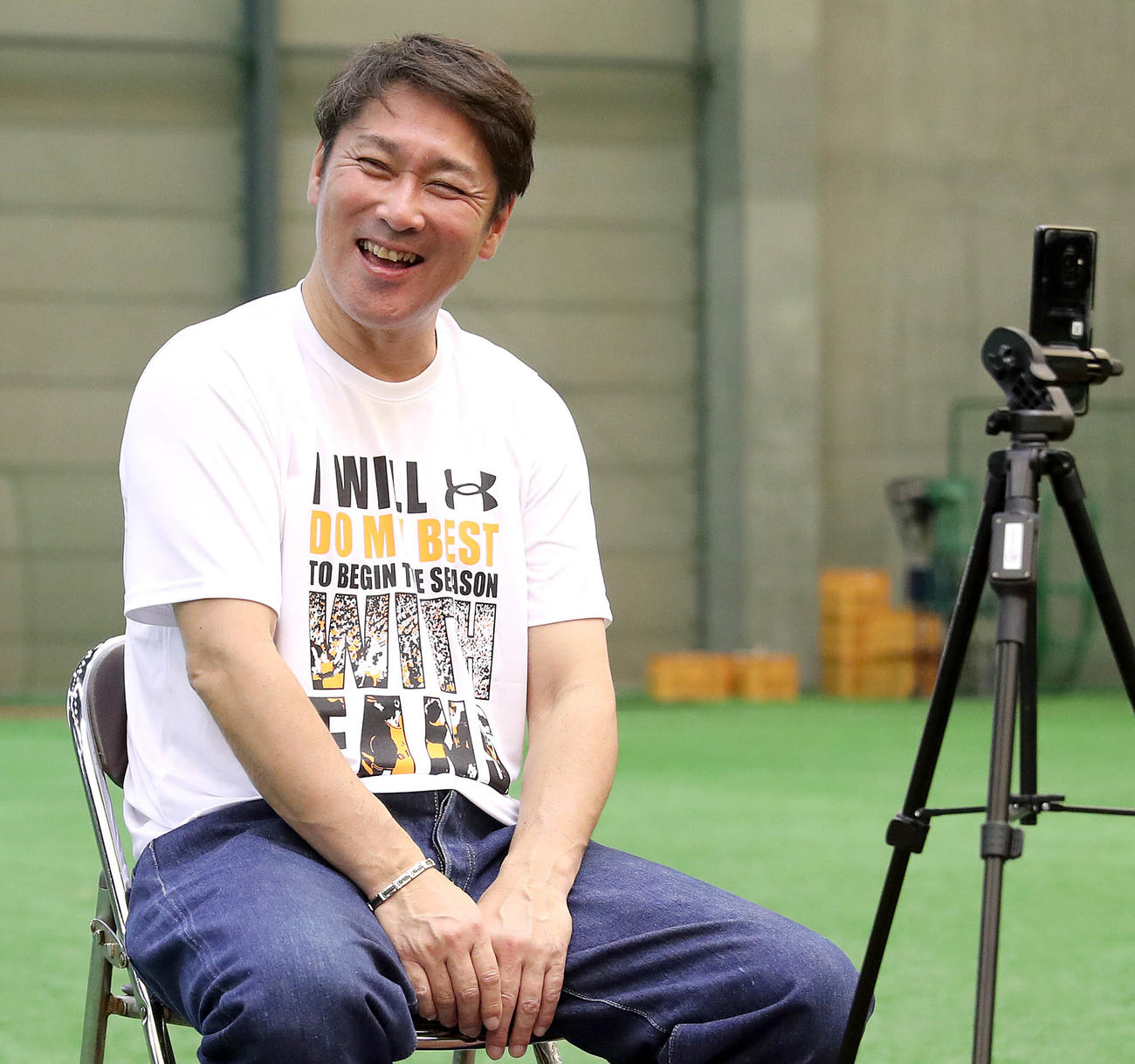 インスタライブに登場し笑顔を見せる巨人元木コーチ（提供：読売巨人軍）