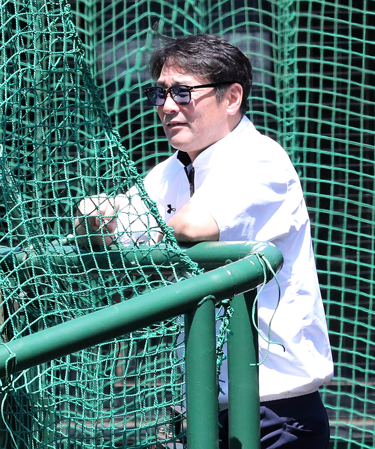 練習を見つめる巨人元木コーチ（提供：読売巨人軍）