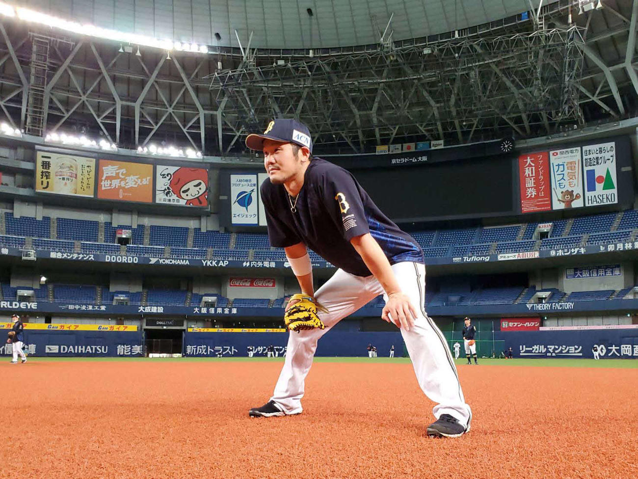 京セラドーム大阪で自主練習に取り組むオリックスT－岡田外野手（球団提供）