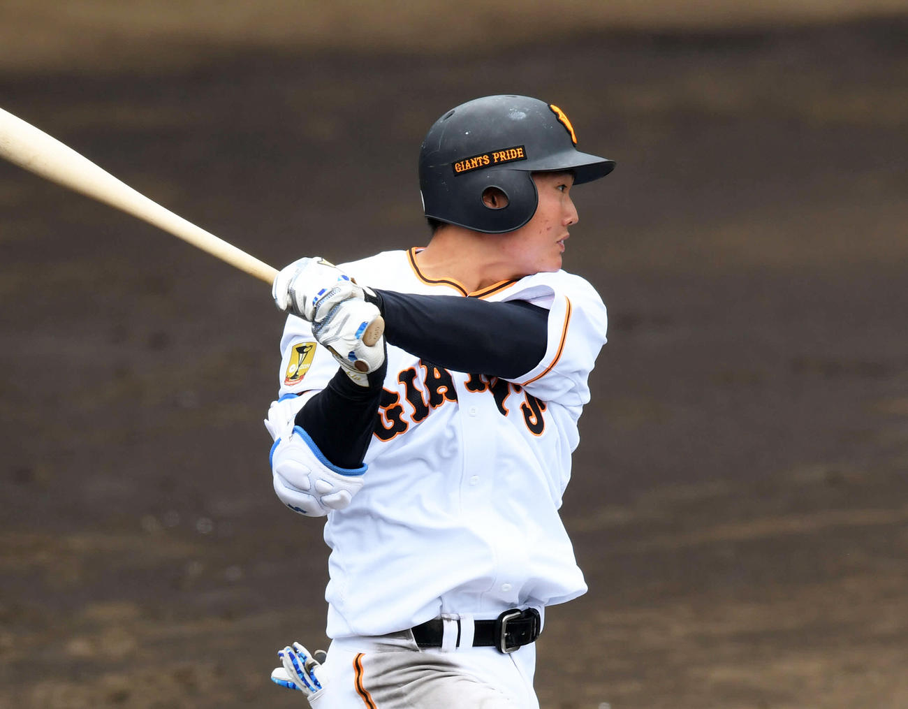 紅白戦で適時二塁打を放つ山下航汰（2020年3月28日撮影）