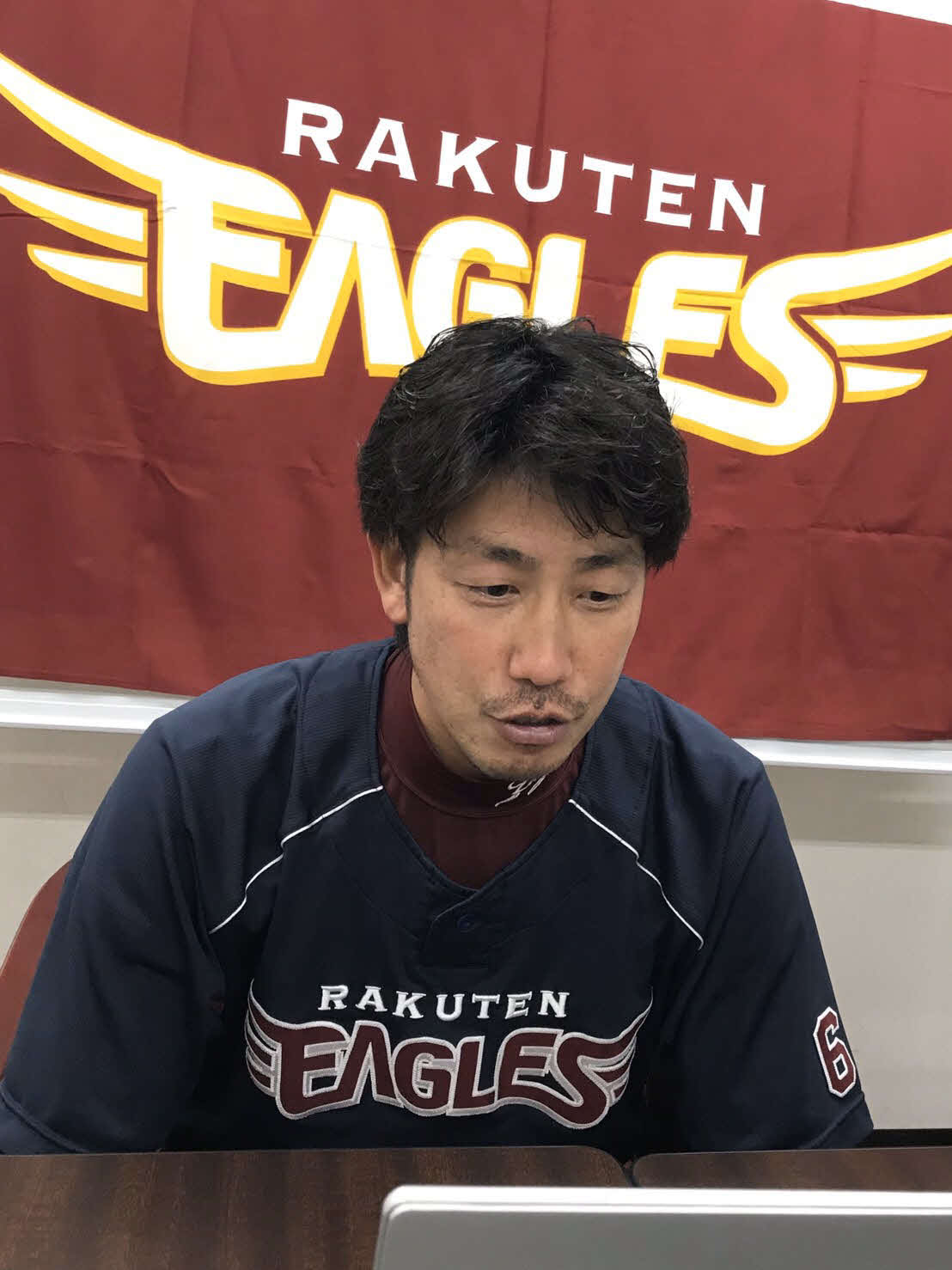 オンライン取材を受ける楽天藤田（球団提供）