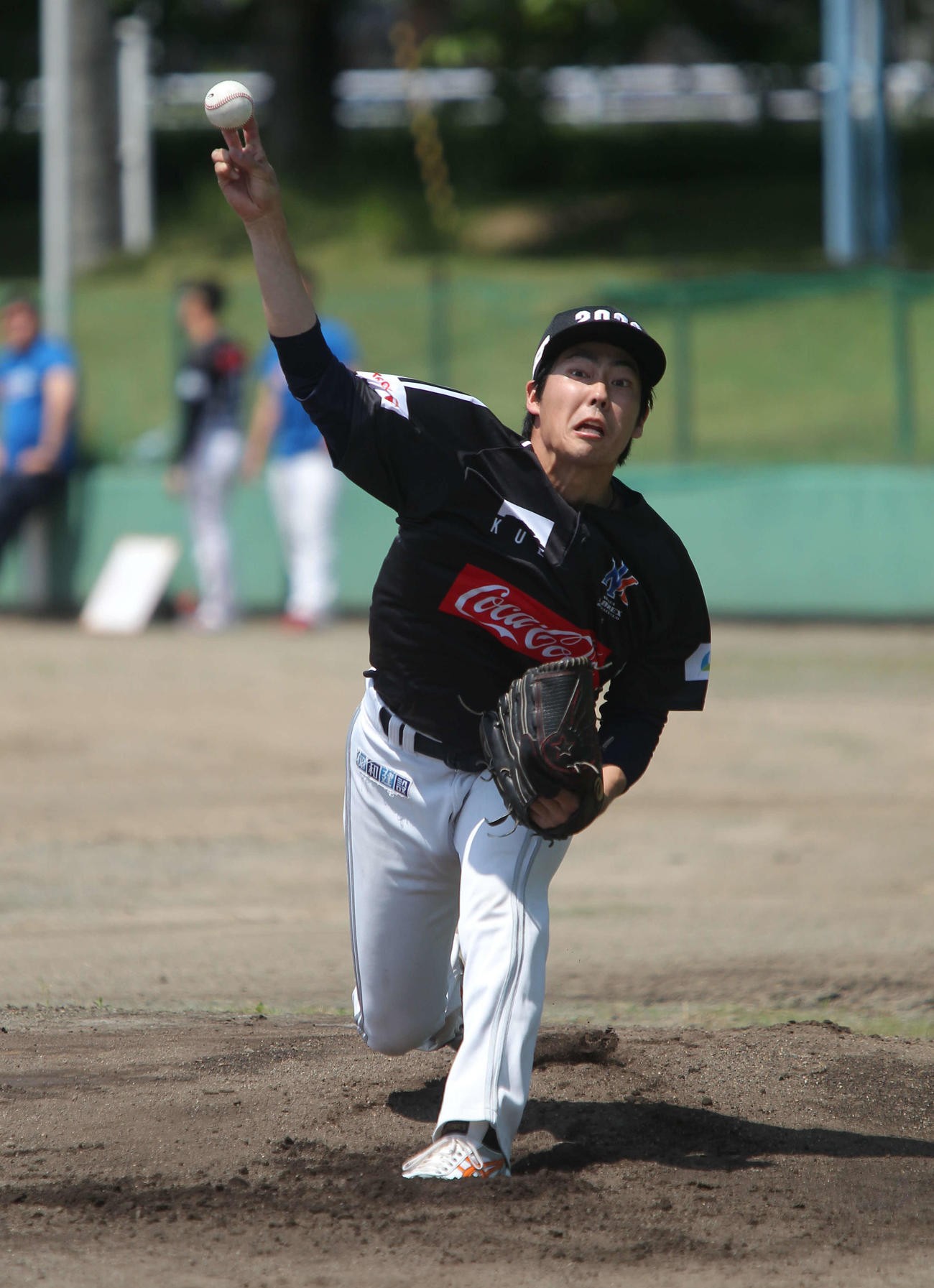 投球練習する小野はいつ開幕してもOKだ