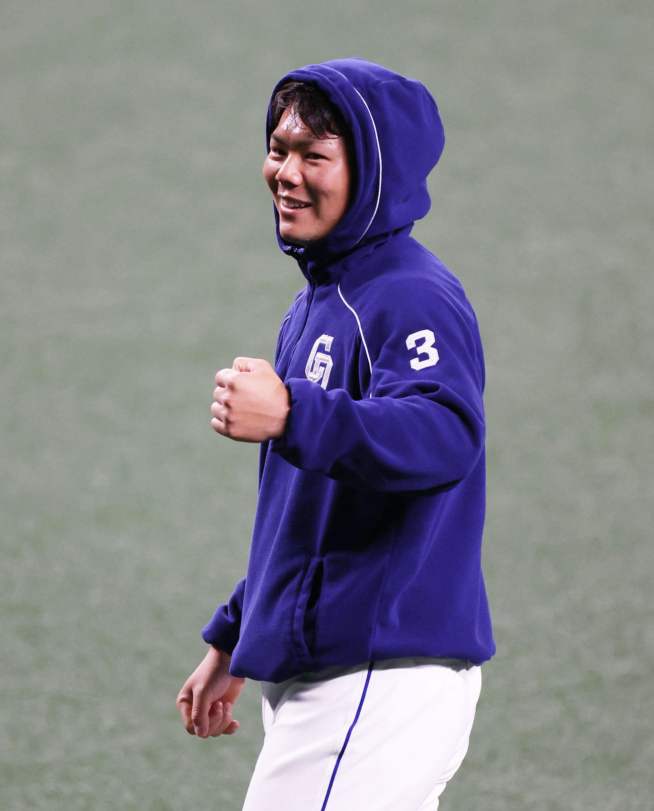 中日グループ練習　体をほぐす高橋周平