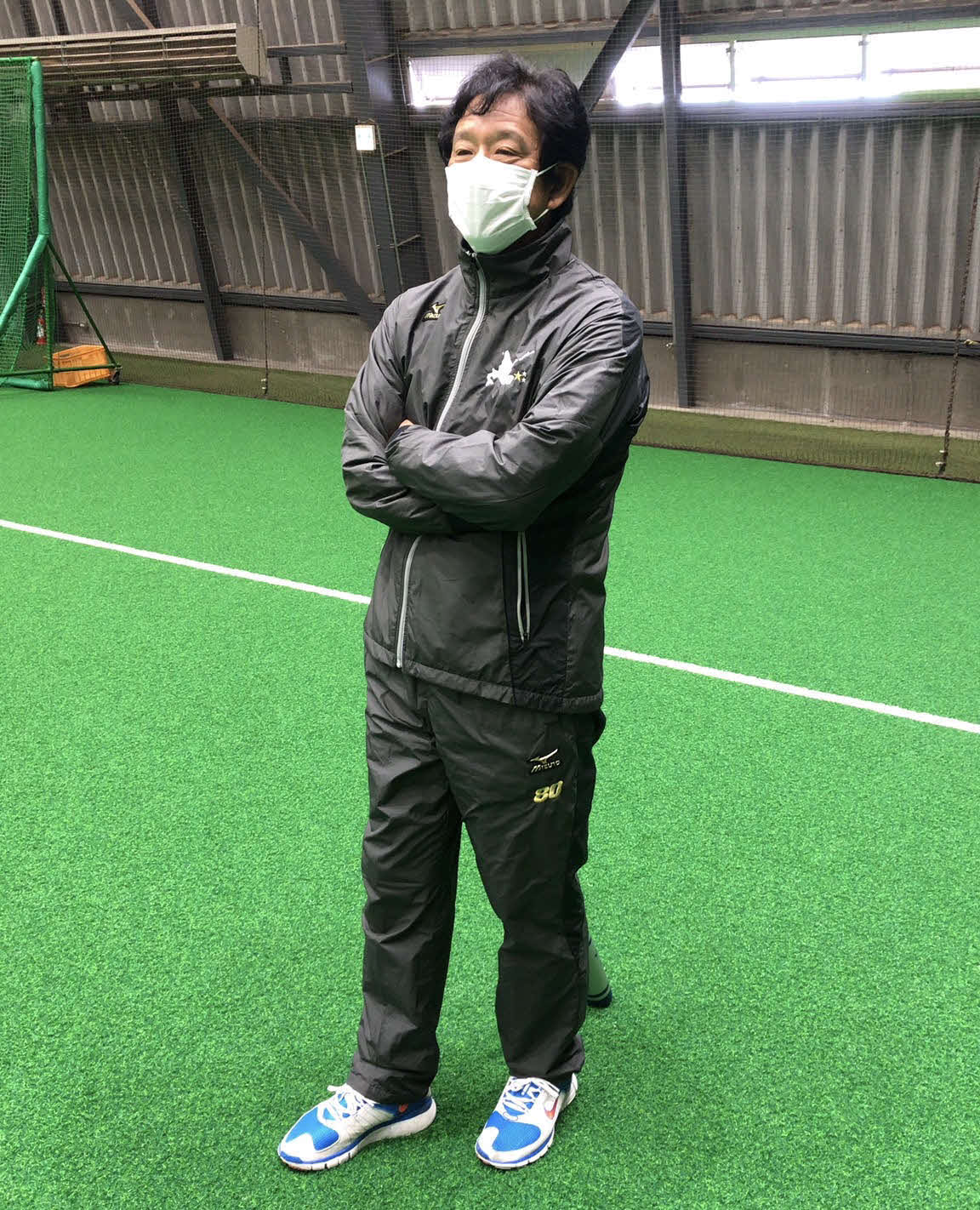 札幌市内の施設でグループ練習を視察した日本ハム栗山監督（球団提供）