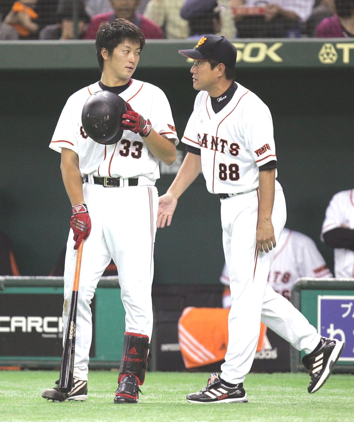 07年9月、中日戦の4回、控えていた矢野を代打に送らず、打席に入る野間口に声をかける原監督