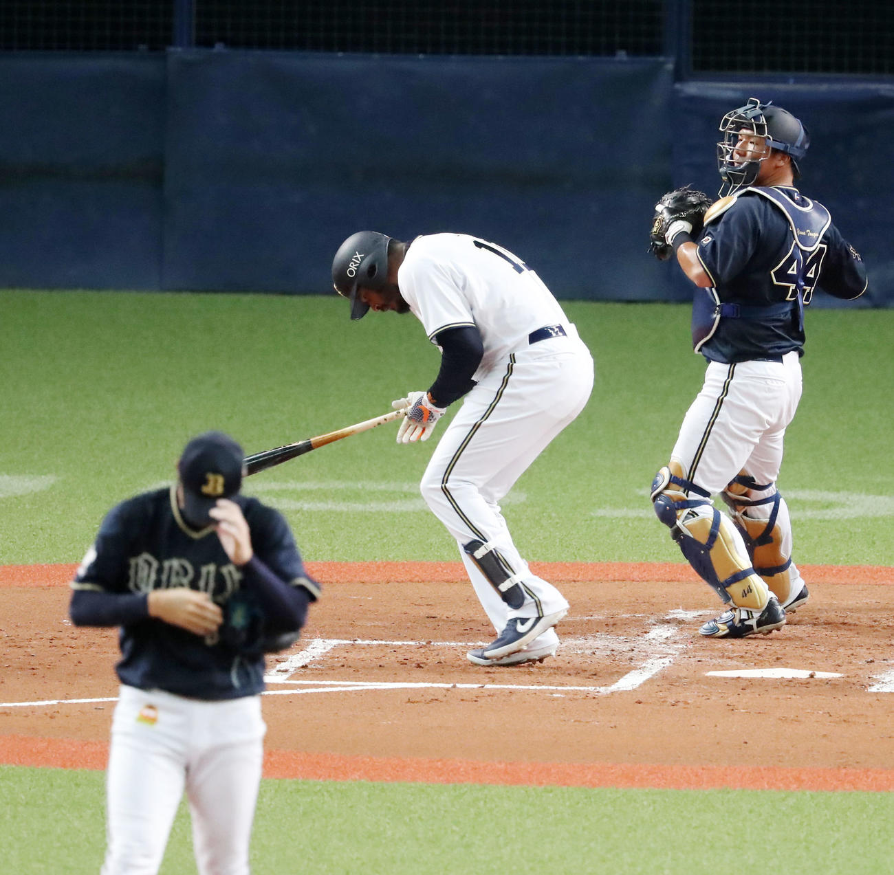 オリックス紅白戦　紅組対白組　2回裏白組1死、ジョーンズは三振に倒れる（撮影・加藤哉）