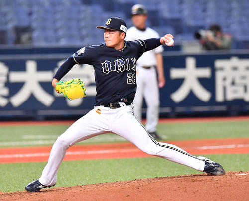 4回に登板する富山凌雅（撮影・上田博志）
