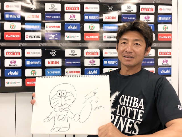 ファンからの要望でドラえもんを描いたロッテ鳥谷（球団提供）