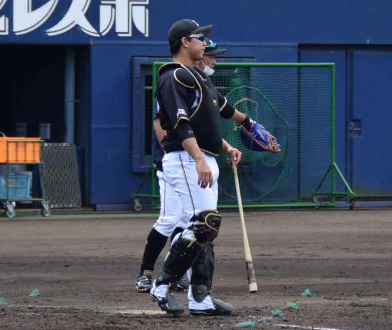 守備練習に参加する日本ハム宇佐見（球団提供）