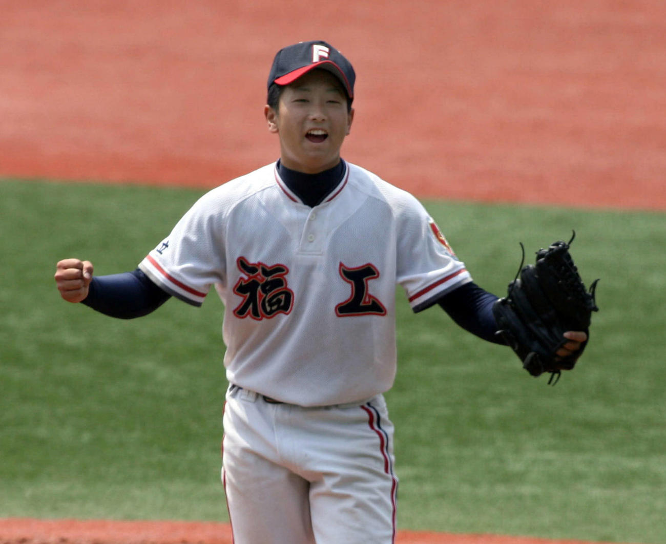 福岡工では3年春に九州大会で優勝しガッツポーズ