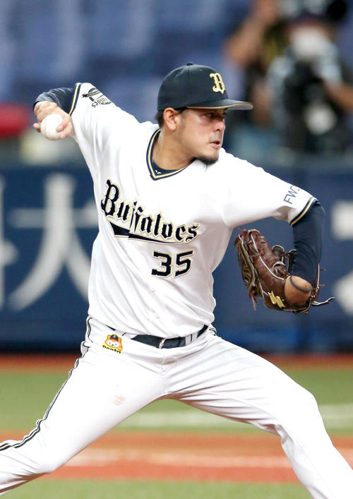 オリックス紅白戦　4回表、比嘉幹貴が登板（撮影・上山淳一）
