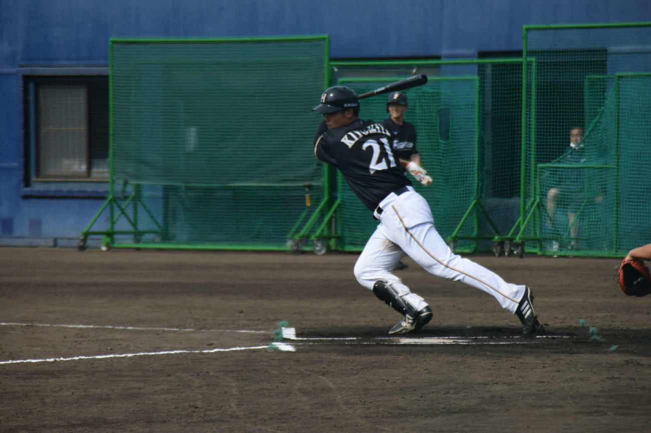 ケース打撃で3打数3安打の日本ハム清宮（球団提供）