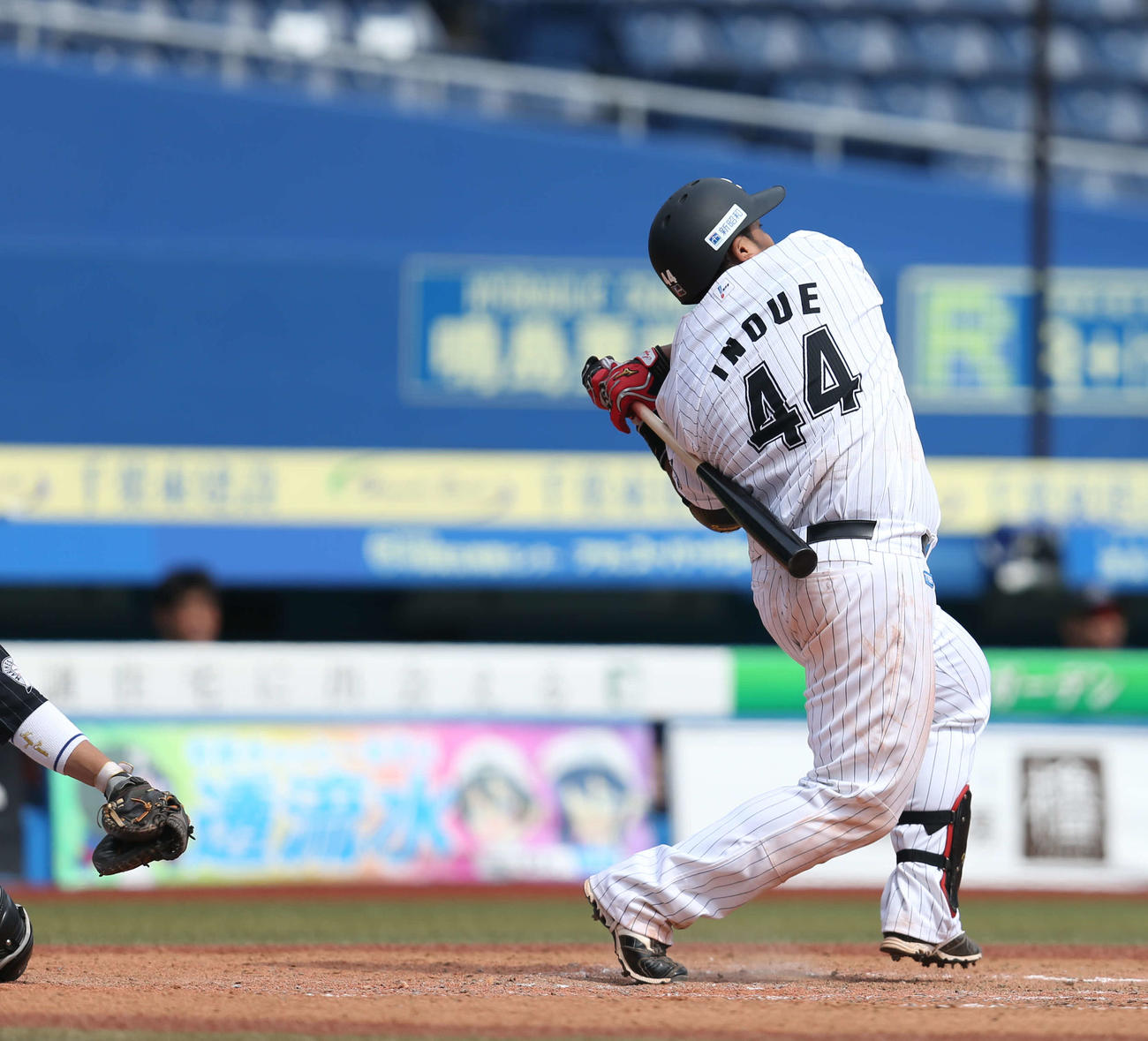 紅白戦8回2死からソロ本塁打を放つロッテ井上