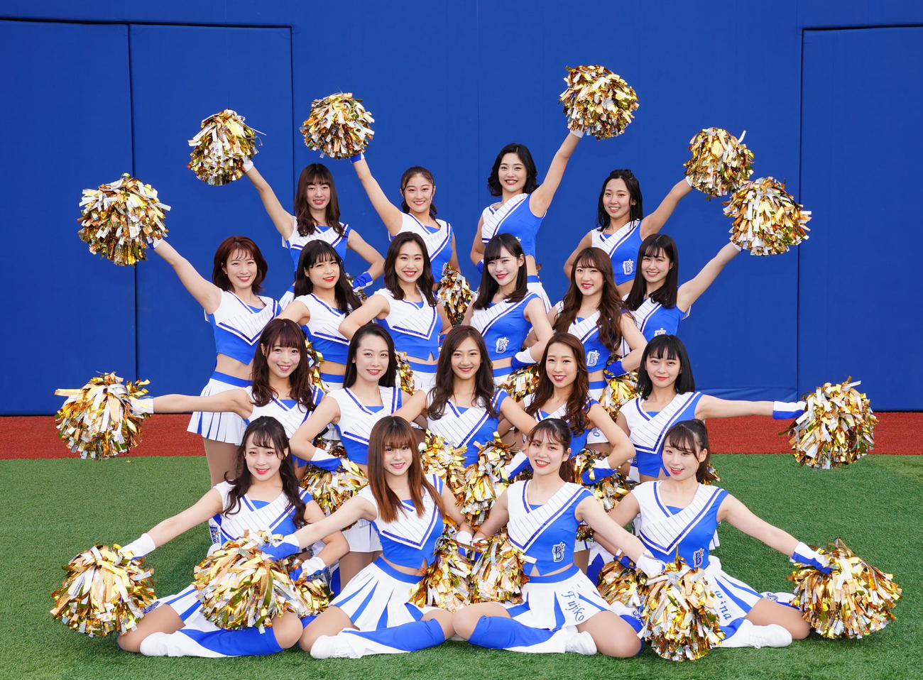 DeNAのオフィシャルパフォーマンスチーム「diana」のメンバー（C）YDB