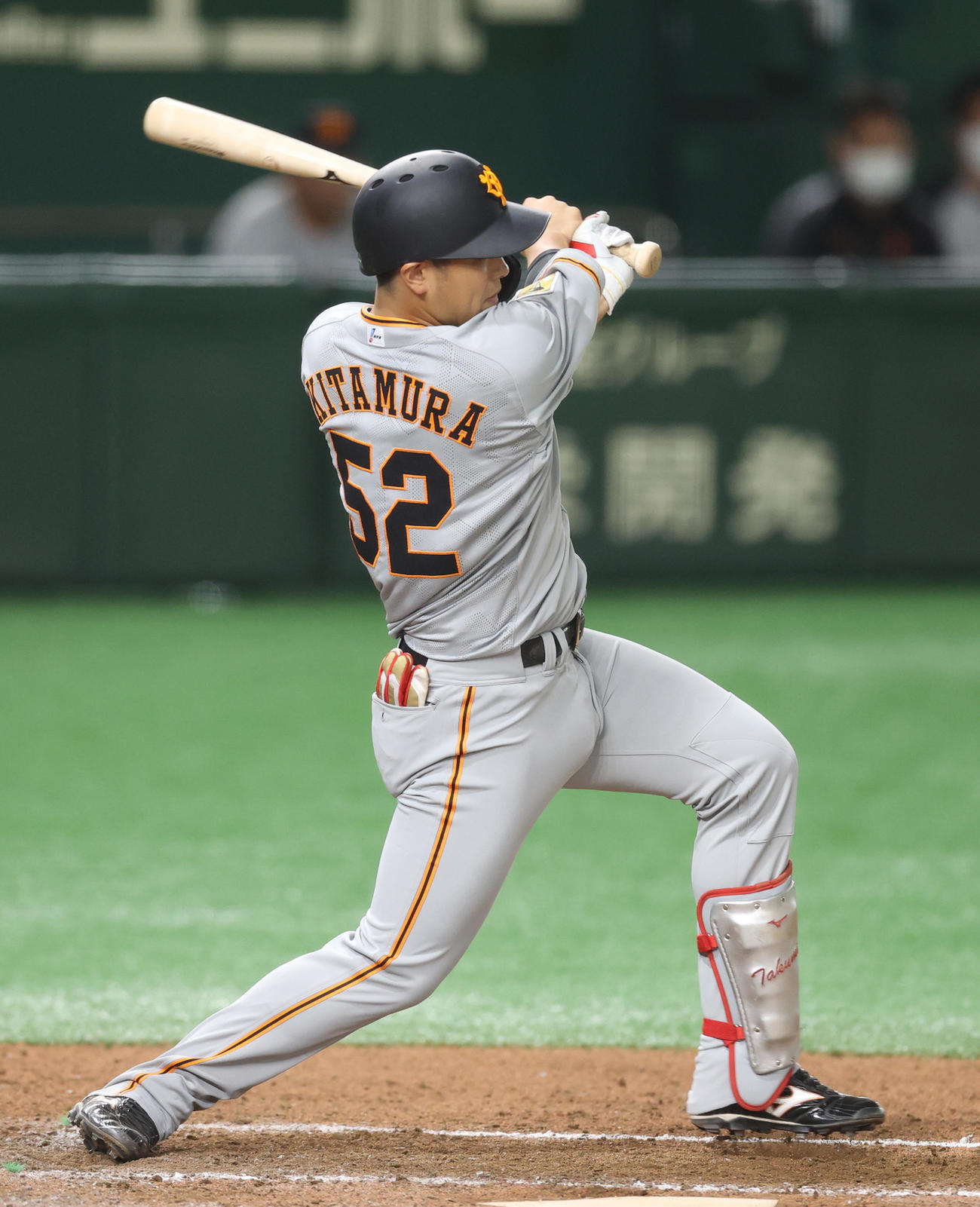 第2試合の白組対紅組　6回表紅組2死二、三塁、左前に適時打を放つ北村（撮影・河野匠）