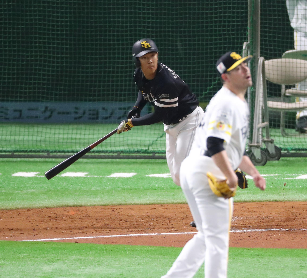 紅白戦の6回に3ランを放ったソフトバンク柳町。投手ムーア（代表撮影）