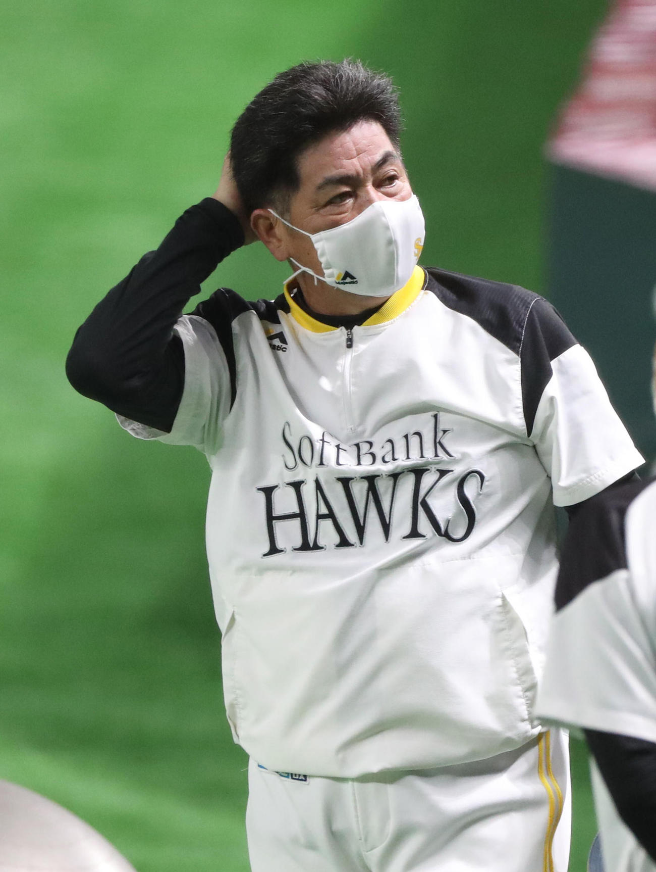 練習を見つめる工藤公康監督（代表撮影）