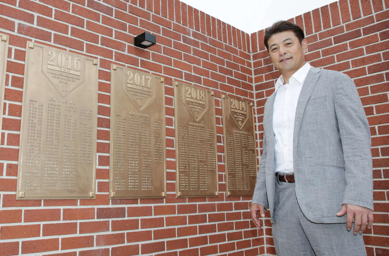 セ・リーグ3連覇を果たした緒方孝市氏（撮影・加藤孝規）