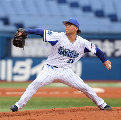 DeNA対楽天　DeNA先発の浜口（撮影・江口和貴）