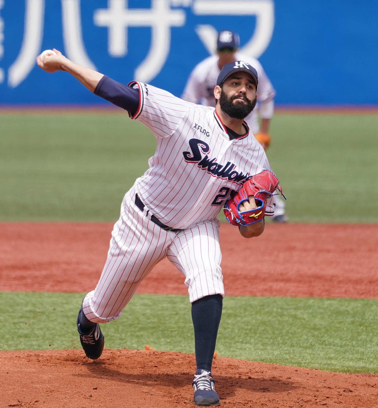 ヤクルト対中日　先発し力投するヤクルト・イノーア（撮影・鈴木みどり）