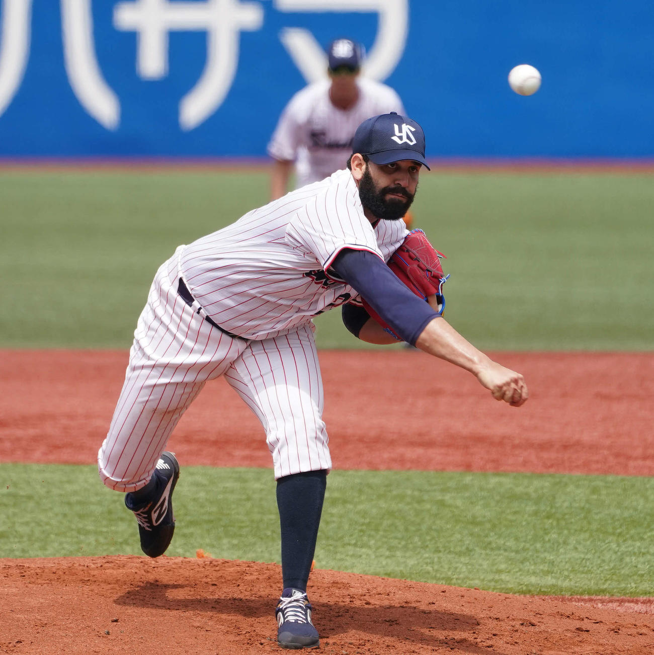ヤクルト対中日　先発し力投するヤクルト・イノーア（撮影・鈴木みどり）