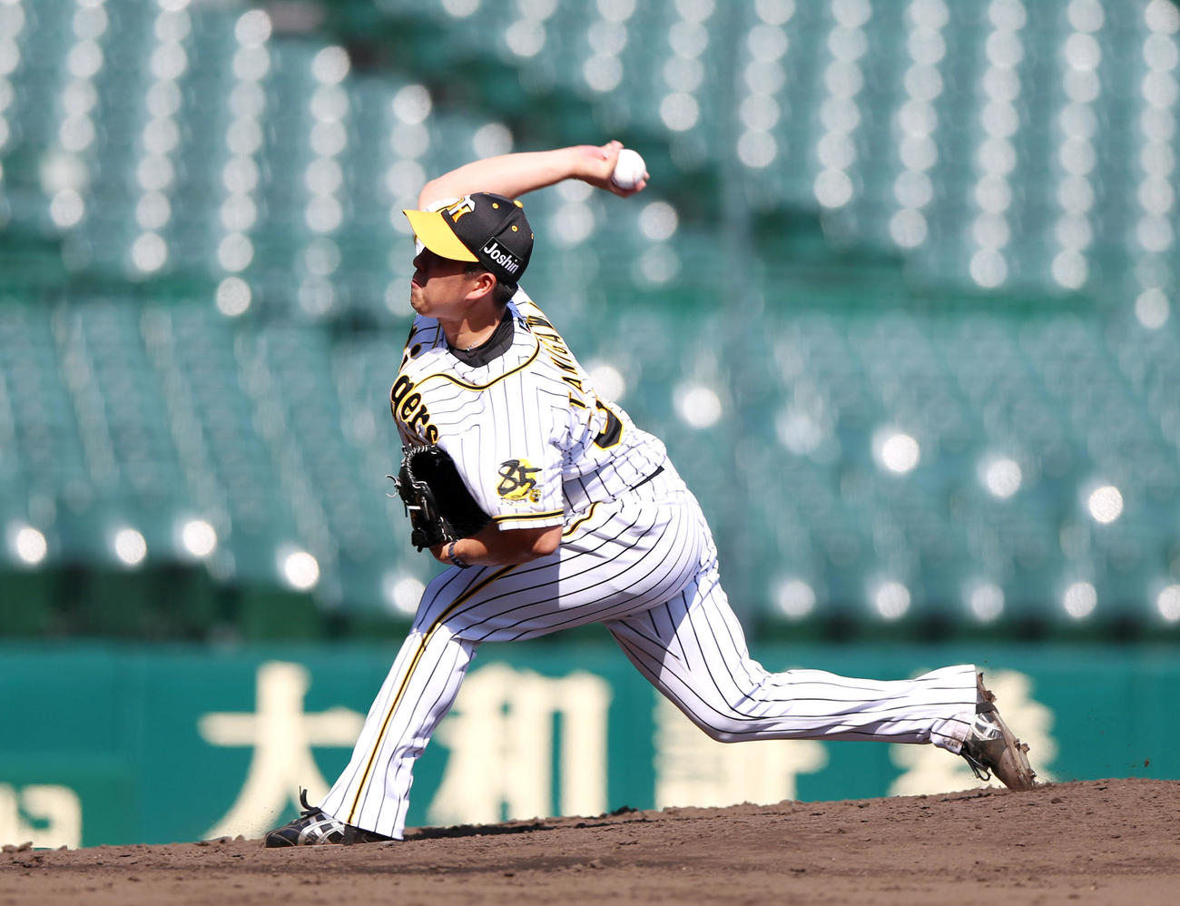 青柳晃洋に代わり登板した阪神谷川昌希（撮影・上山淳一）
