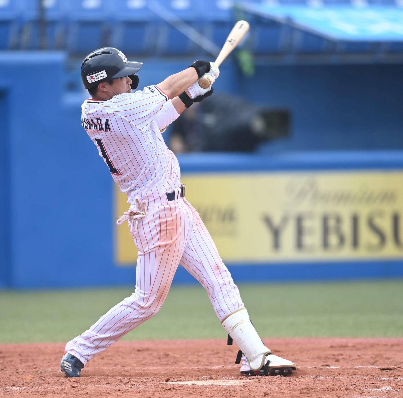 ヤクルト対中日　4回裏ヤクルト1死二、三塁、中前適時打を放つ山田哲（撮影・鈴木みどり）