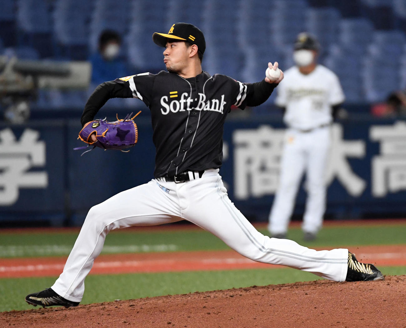オリックス対ソフトバンク　ソフトバンク3番手の古谷優人（撮影・前岡正明）