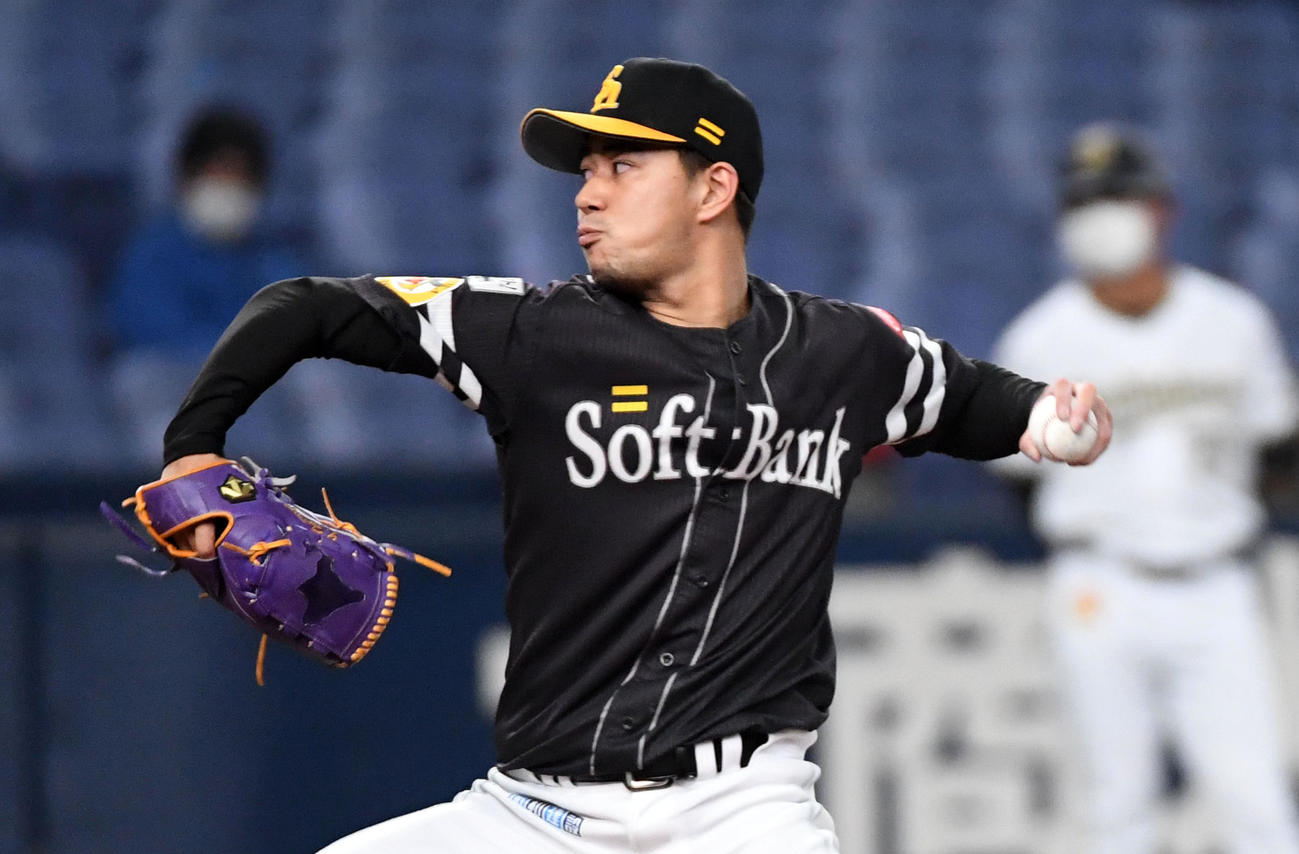 オリックス対ソフトバンク　ソフトバンク3番手の古谷優人（撮影・前岡正明）