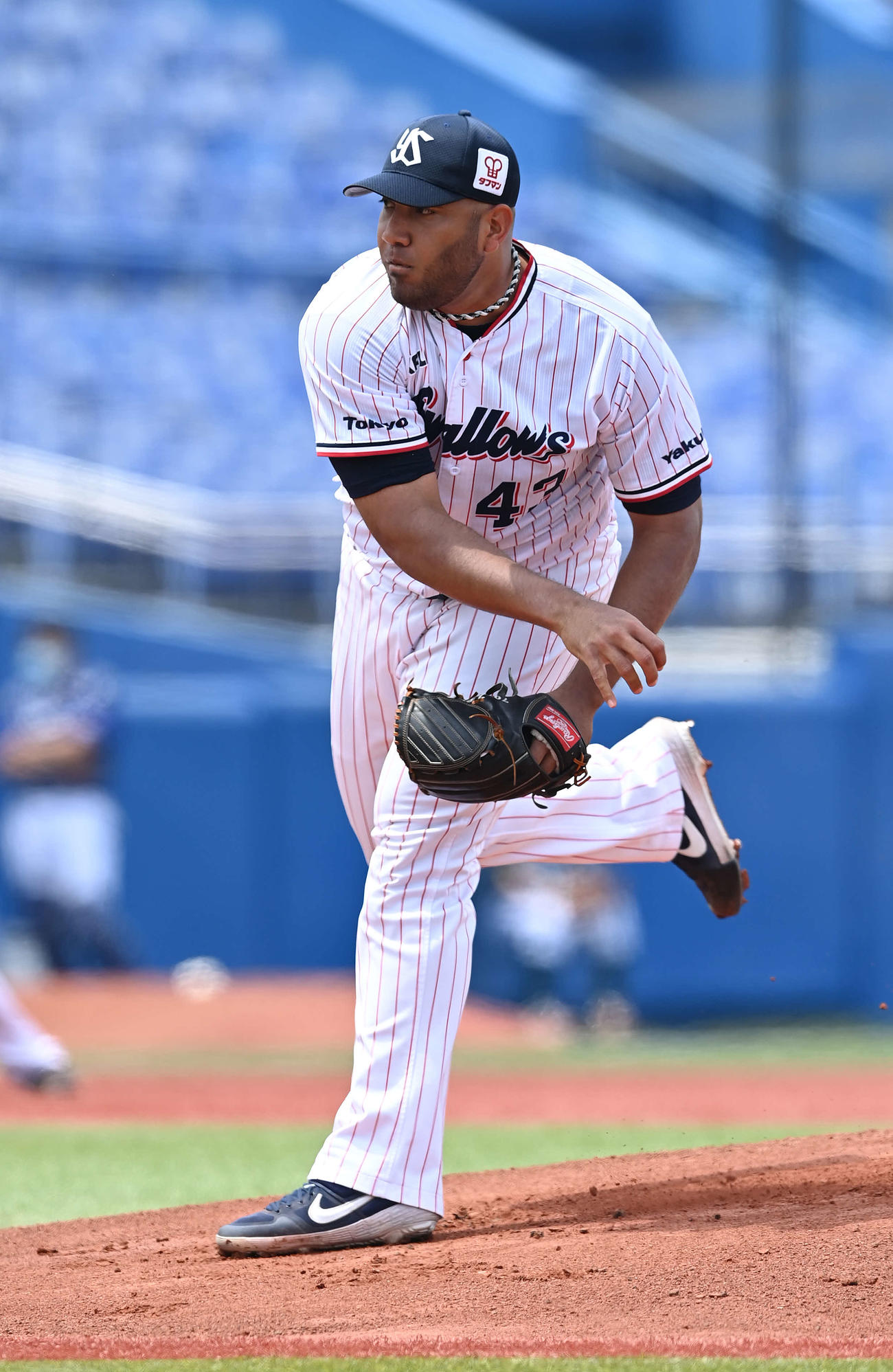 ヤクルト対中日　先発し力投するヤクルト・スアレス（撮影・鈴木みどり）