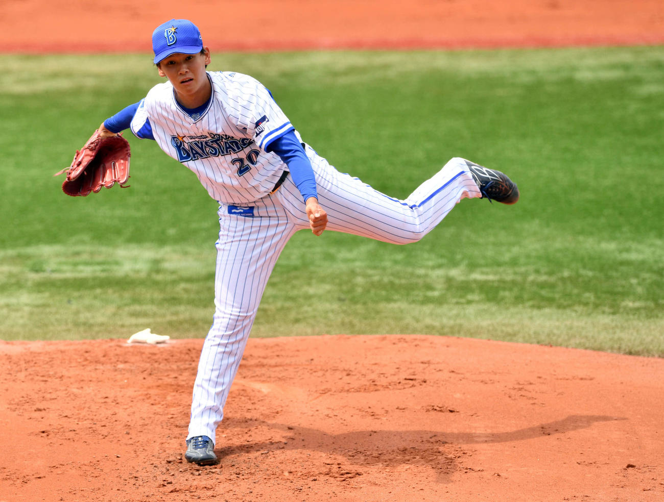 DeNA対楽天　先発で力投するDeNA坂本（撮影・滝沢徹郎）